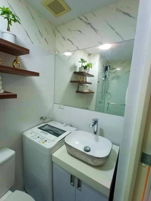 Cozy Studio Unit At Sun Residences Manila Exterior photo